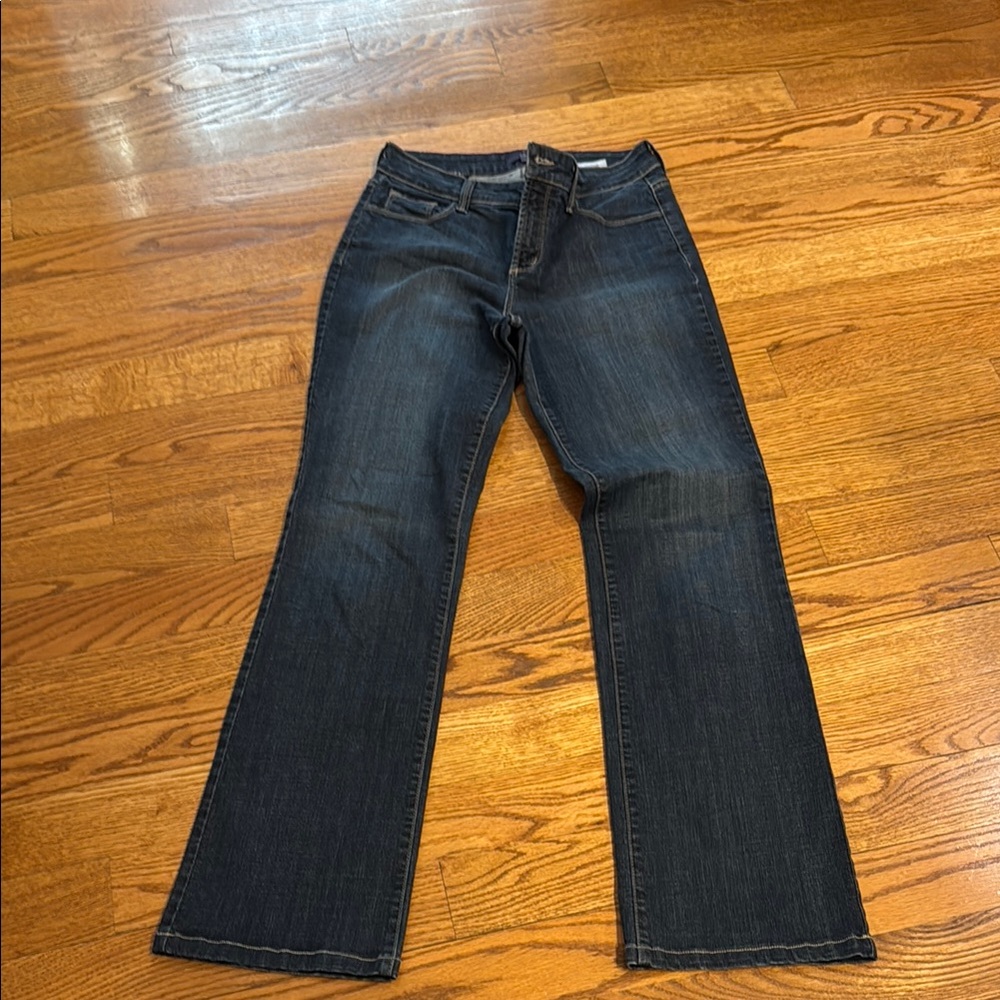 EUC - NYD jeans. Size 4